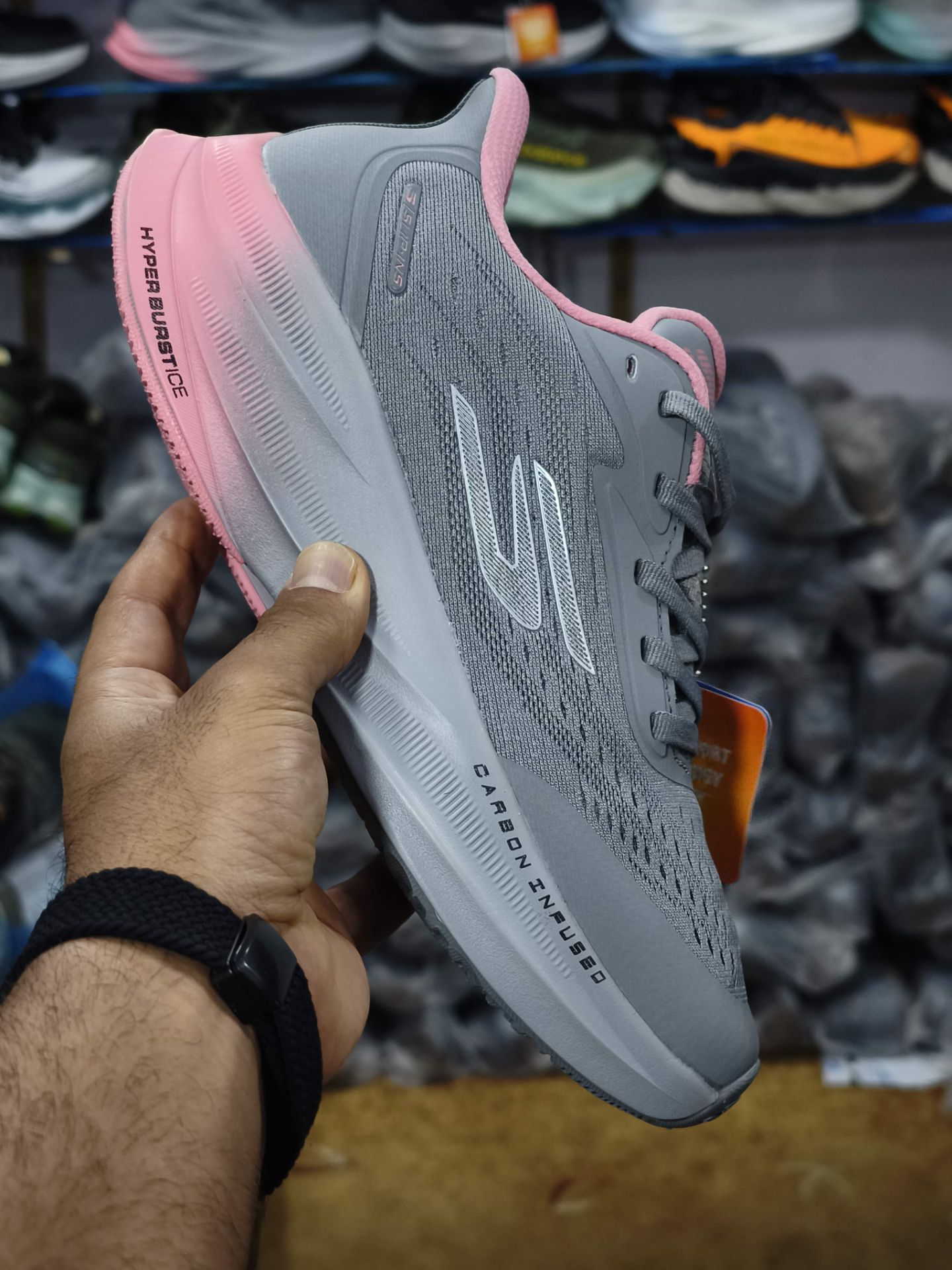 کتونی مسترکوالیتی اسکیچرز هایپربرست کربن/Skechers Hyperburst Carbon/ساخت ویتنام/سایزبندی 37 الی 4۰/ضمانت کالا/فروش به صورت تک و عمده