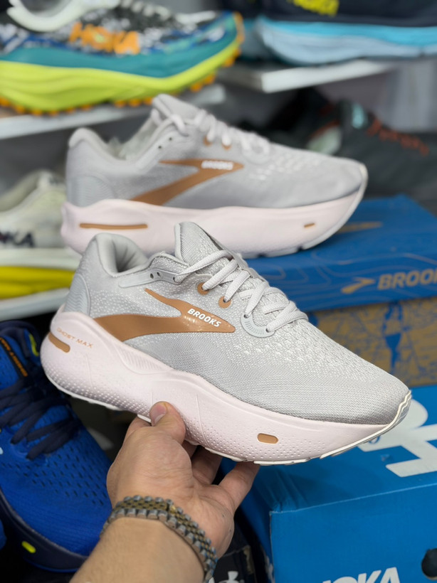 کتونی بروکس گاست مکس مسترکوالیتی/سایز ۳۶ الی ۴۵/ساخت ویتنام/Brooks Ghost Max/ضمانت کالا/فروش تک و عمده