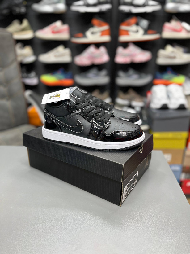 کتونی نایک ایر جردن 1 مسترکوالیتی/سایز ۴۰ الی ۴۵/ساخت ویتنام/Nike Air Jordan ۱/ضمانت کالا/فروش تک و عمده