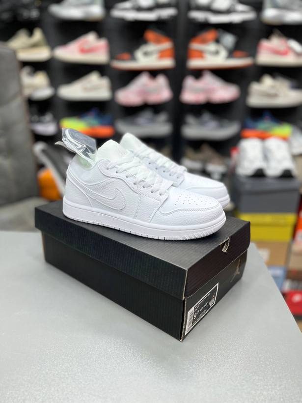کتونی نایک ایر جردن 1 مسترکوالیتی/سایز ۴۰ الی ۴۵/ساخت ویتنام/Nike Air Jordan ۱/ضمانت کالا/فروش تک و عمده