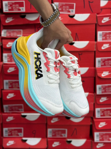 کتونی رانینگ هوکا اسکای وارد ایکس مسترکوالیتی/سایز ۴۰ الی 45/ساخت ویتنام/HOKA Skyward X Vietnam/ضمانت کالا/فروش تک و عمده