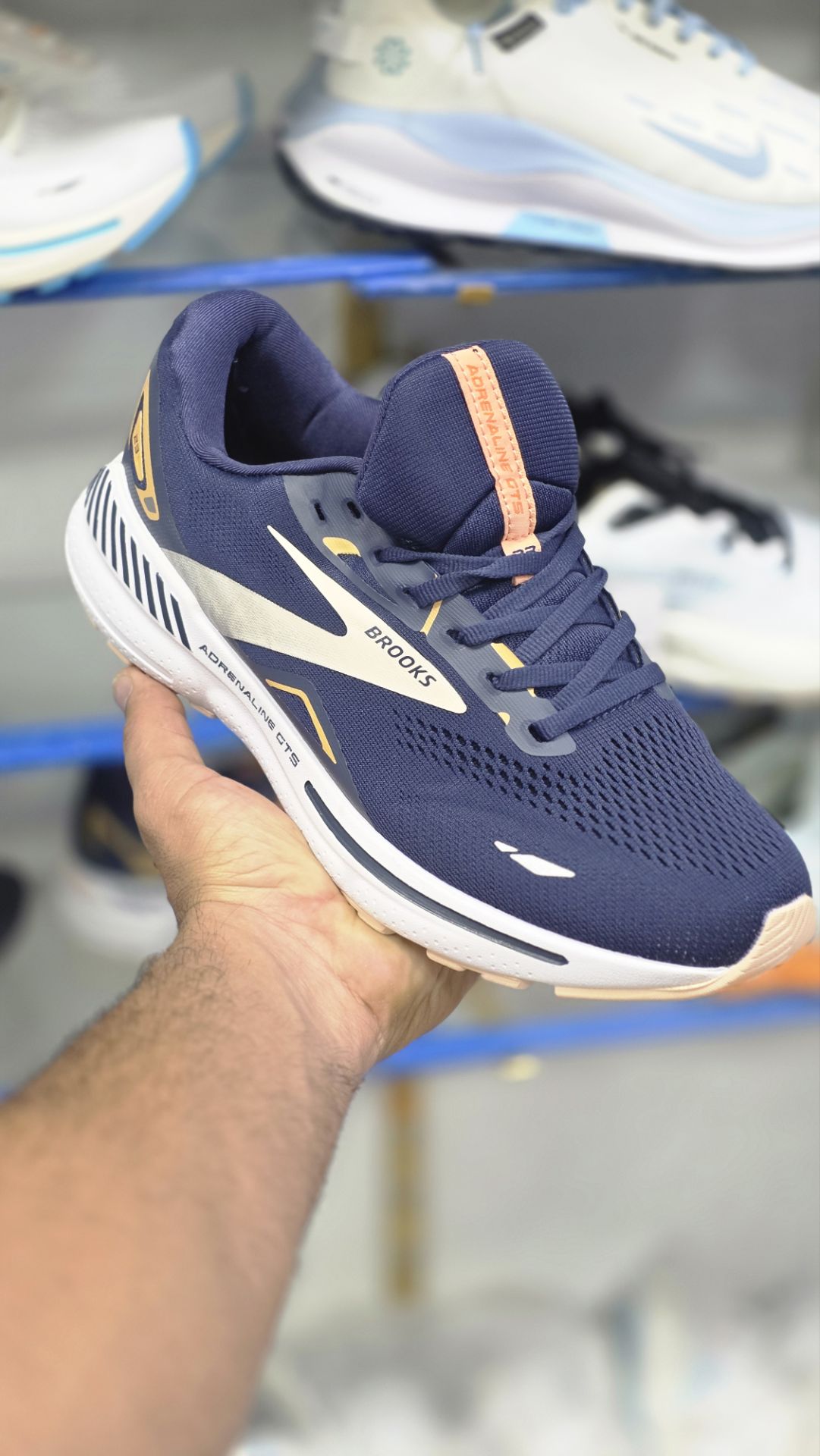 کتونی رانینگ بروکس آدرنالین GTS مسترکوالیتی/سایز 36 الی 40/ساخت ویتنام/Brooks Adrenaline GTS/ضمانت کالا/فروش تک و عمده