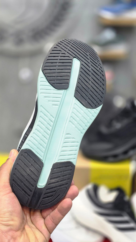 کتونی اسکیچرز اسلیپ/Skechers Slip Ins/سایز۴۰ الی ۴۵/ ساخت ویتنام/ضمانت کالا/فروش تک و عمده