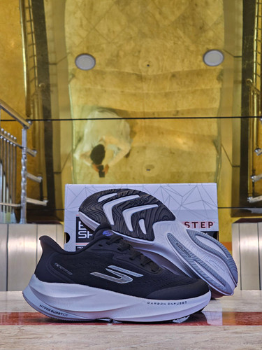کتونی مسترکوالیتی اسکیچرز هایپربرست کربن/Skechers Hyperburst Carbon/ساخت ویتنام/سایزبندی 37 الی 4۰/ضمانت کالا/فروش به صورت تک و عمده