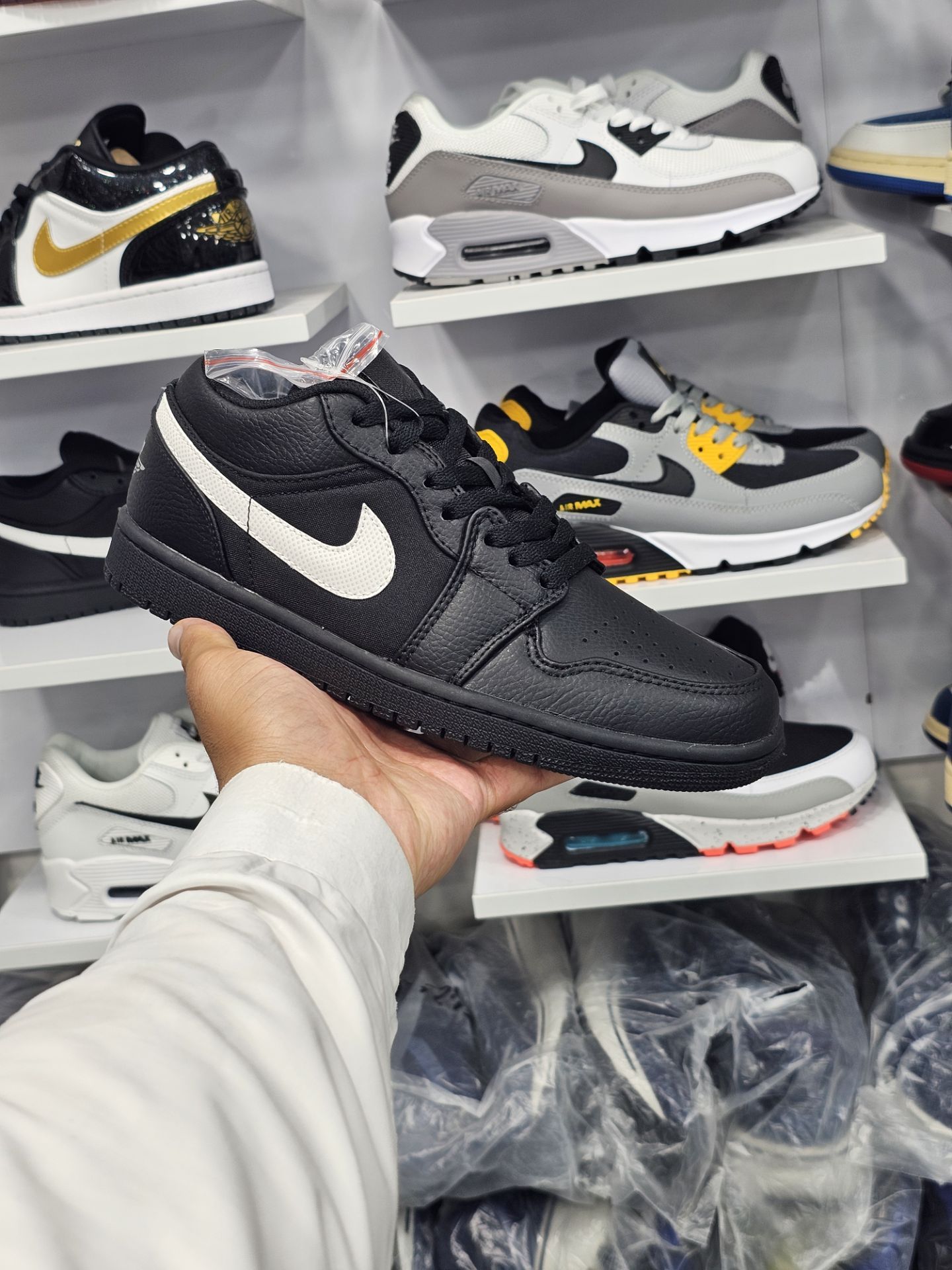 کتونی نایک ایر جردن 1 ساق کوتاه مسترکوالیتی/سایز ۴۰ الی ۴۵/ساخت ویتنام/Nike Air Jordan ۱/ضمانت کالا/فروش تک و عمده