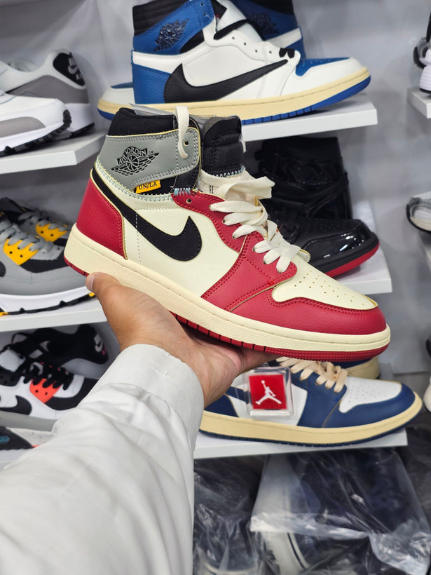 کتونی مردانه نایک ایر جردن وان/ساخت ویتنام/سایز 38 تا ۴۵/ضمانت کالا/فروش تک و عمده/ Nike Air Jordan 1 Vietnam