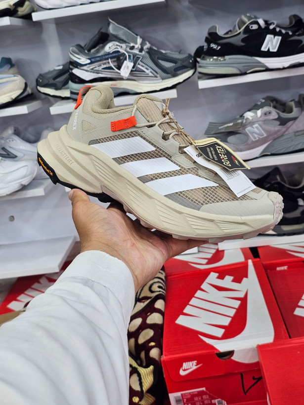 کتونی طبیعتگردی آدیداس ترکس گورتکس مسترکوالیتی/سایز ۴۰ الی ۴۵/ساخت ویتنام/Adidas Terrex GORE-TEX Hiking Shoes/ضمانت کالا/فروش تک و عمده