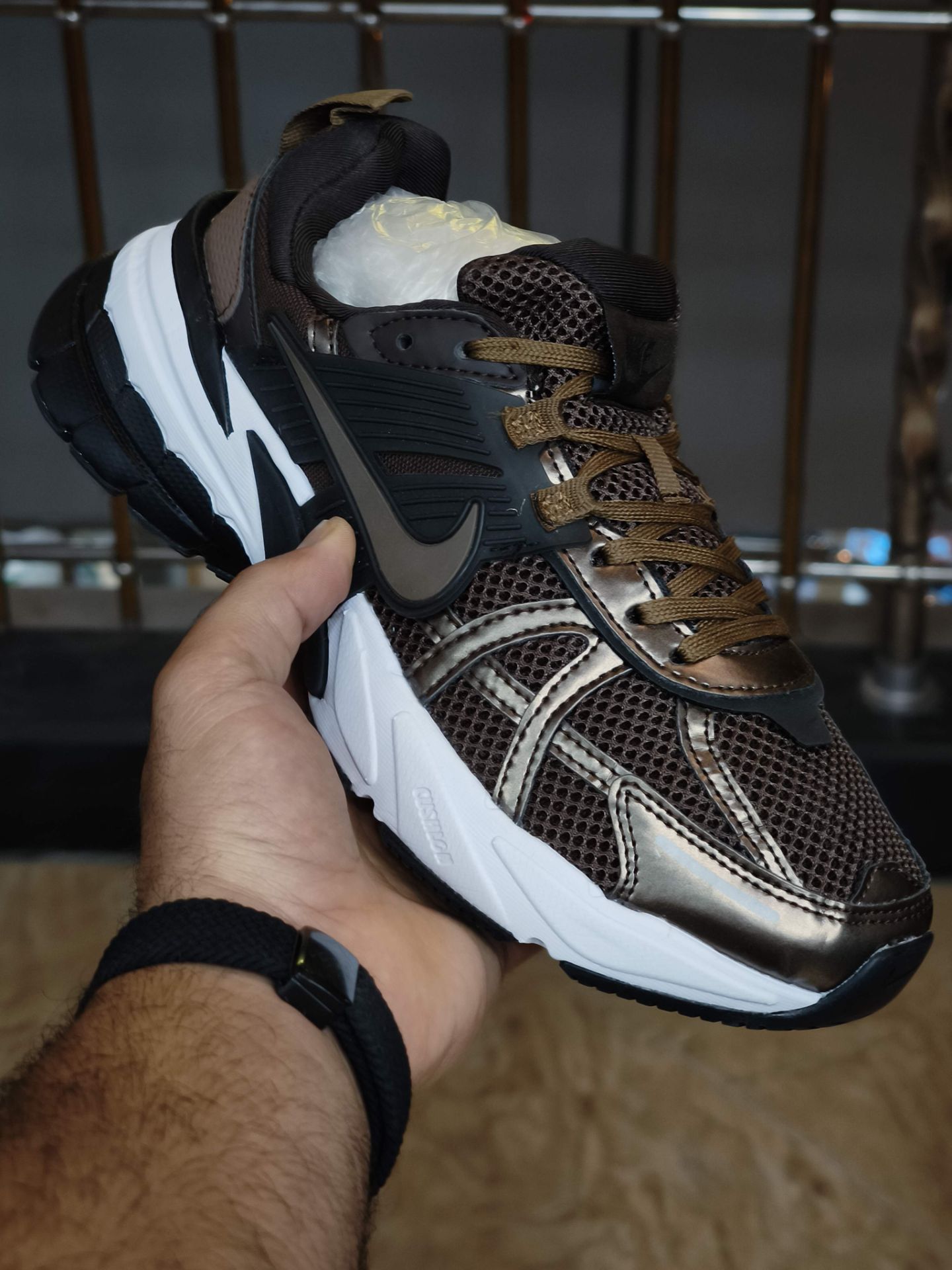 کتونی نایک وی تو کی/سایز ۳۷ الی ۴۵/ساخت ویتنام/Nike V2k Run/ضمانت کالا/فروش تک و عمده
