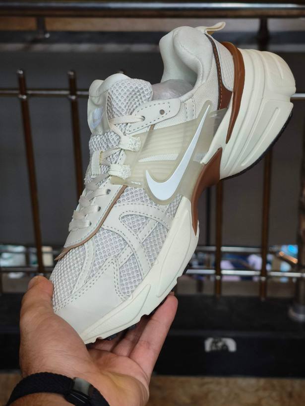 کتونی نایک وی تو کی/سایز ۳۷ الی ۴۵/ساخت ویتنام/Nike V2k Run/ضمانت کالا/فروش تک و عمده