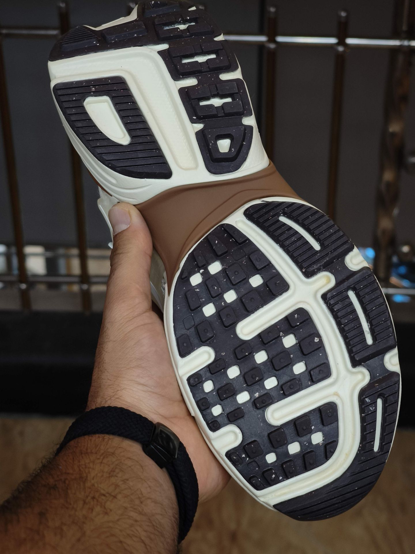 کتونی نایک وی تو کی/سایز ۳۷ الی ۴۵/ساخت ویتنام/Nike V2k Run/ضمانت کالا/فروش تک و عمده