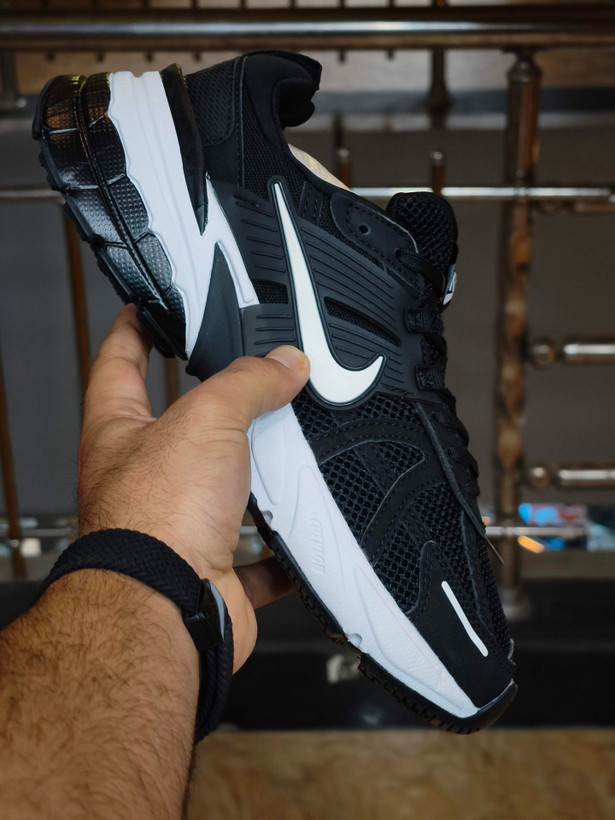 کتونی نایک وی تو کی/سایز ۳۷ الی ۴۵/ساخت ویتنام/Nike V2k Run/ضمانت کالا/فروش تک و عمده