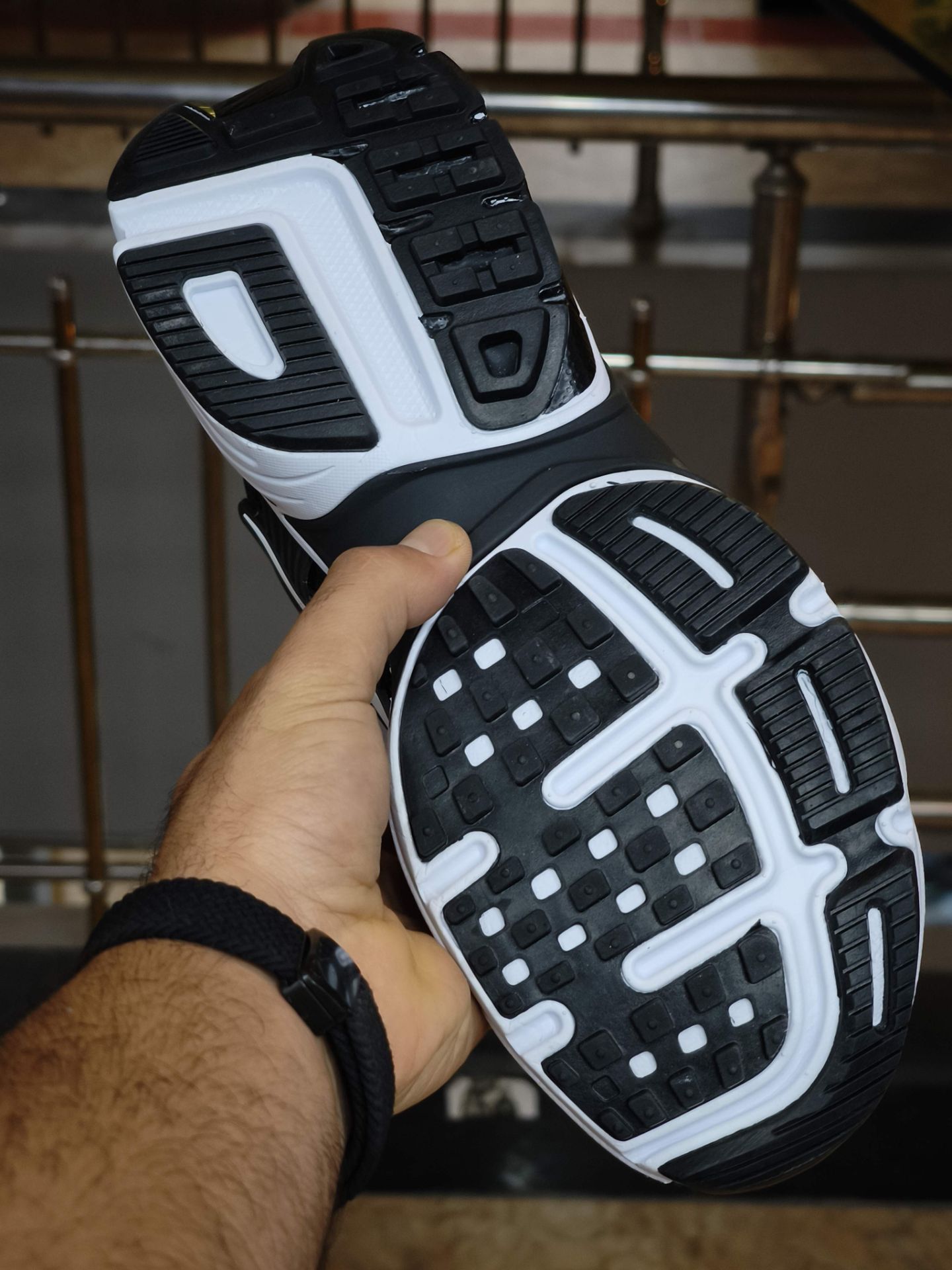 کتونی نایک وی تو کی/سایز ۳۷ الی ۴۵/ساخت ویتنام/Nike V2k Run/ضمانت کالا/فروش تک و عمده
