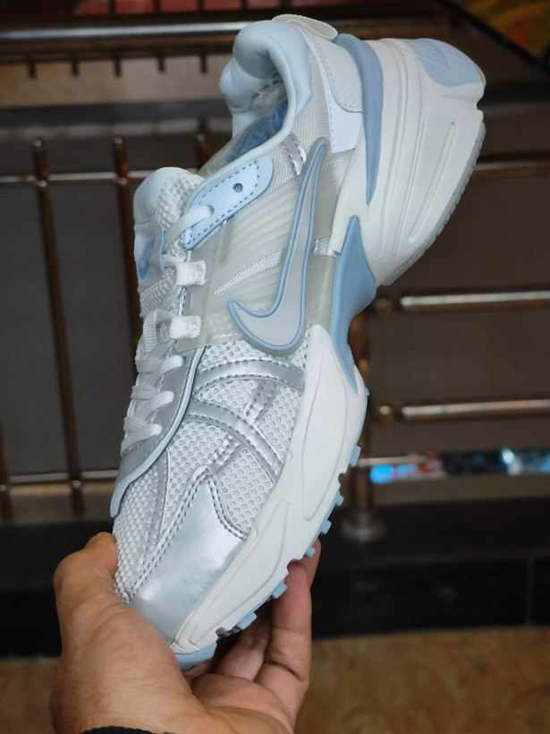 کتونی نایک وی تو کی/سایز ۳۷ الی ۴۵/ساخت ویتنام/Nike V2k Run/ضمانت کالا/فروش تک و عمده