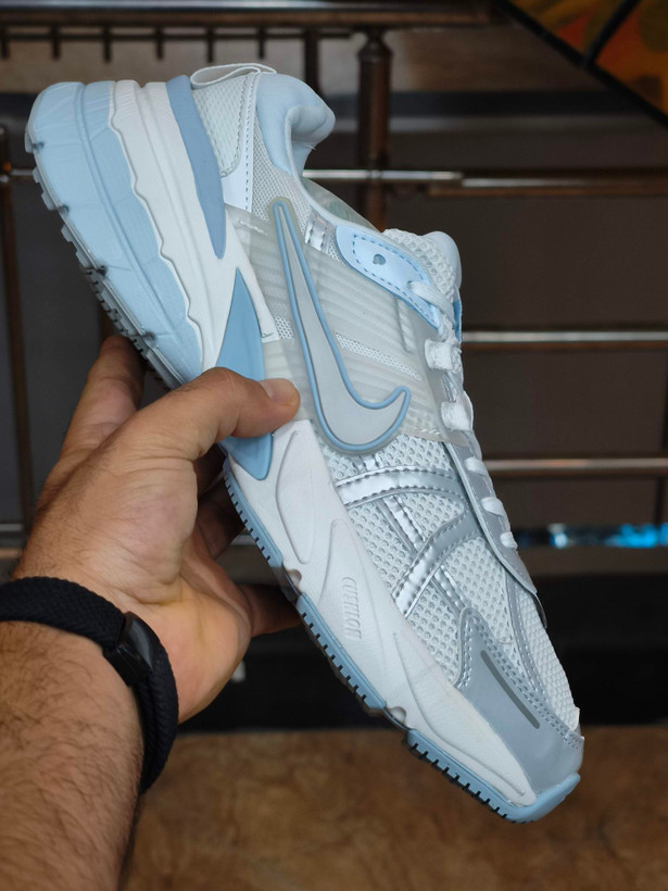 کتونی نایک وی تو کی/سایز ۳۷ الی ۴۵/ساخت ویتنام/Nike V2k Run/ضمانت کالا/فروش تک و عمده