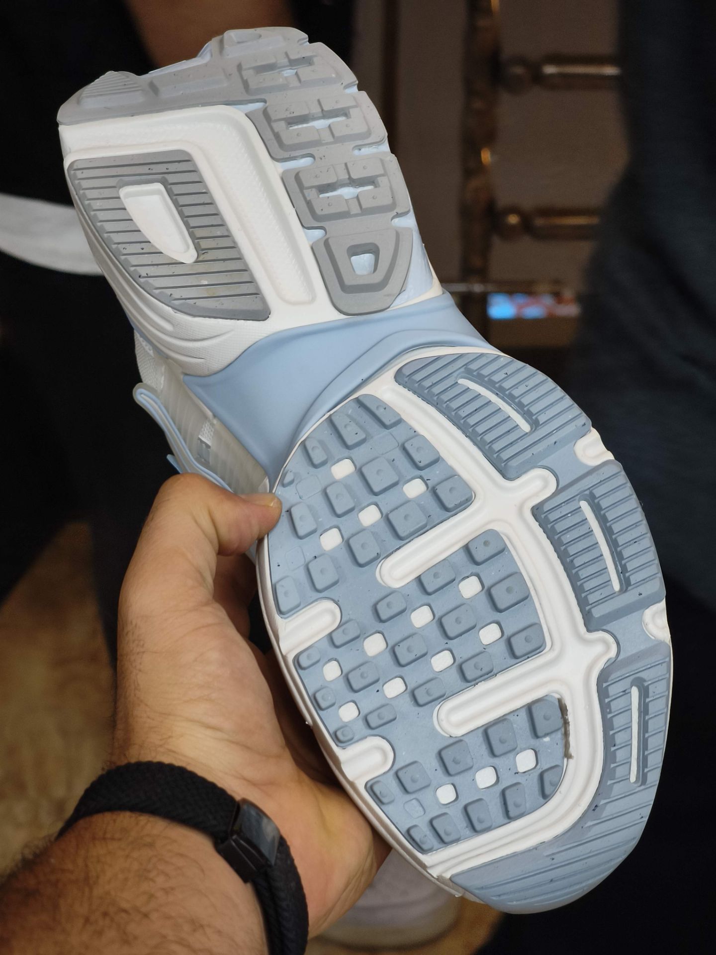 کتونی نایک وی تو کی/سایز ۳۷ الی ۴۵/ساخت ویتنام/Nike V2k Run/ضمانت کالا/فروش تک و عمده
