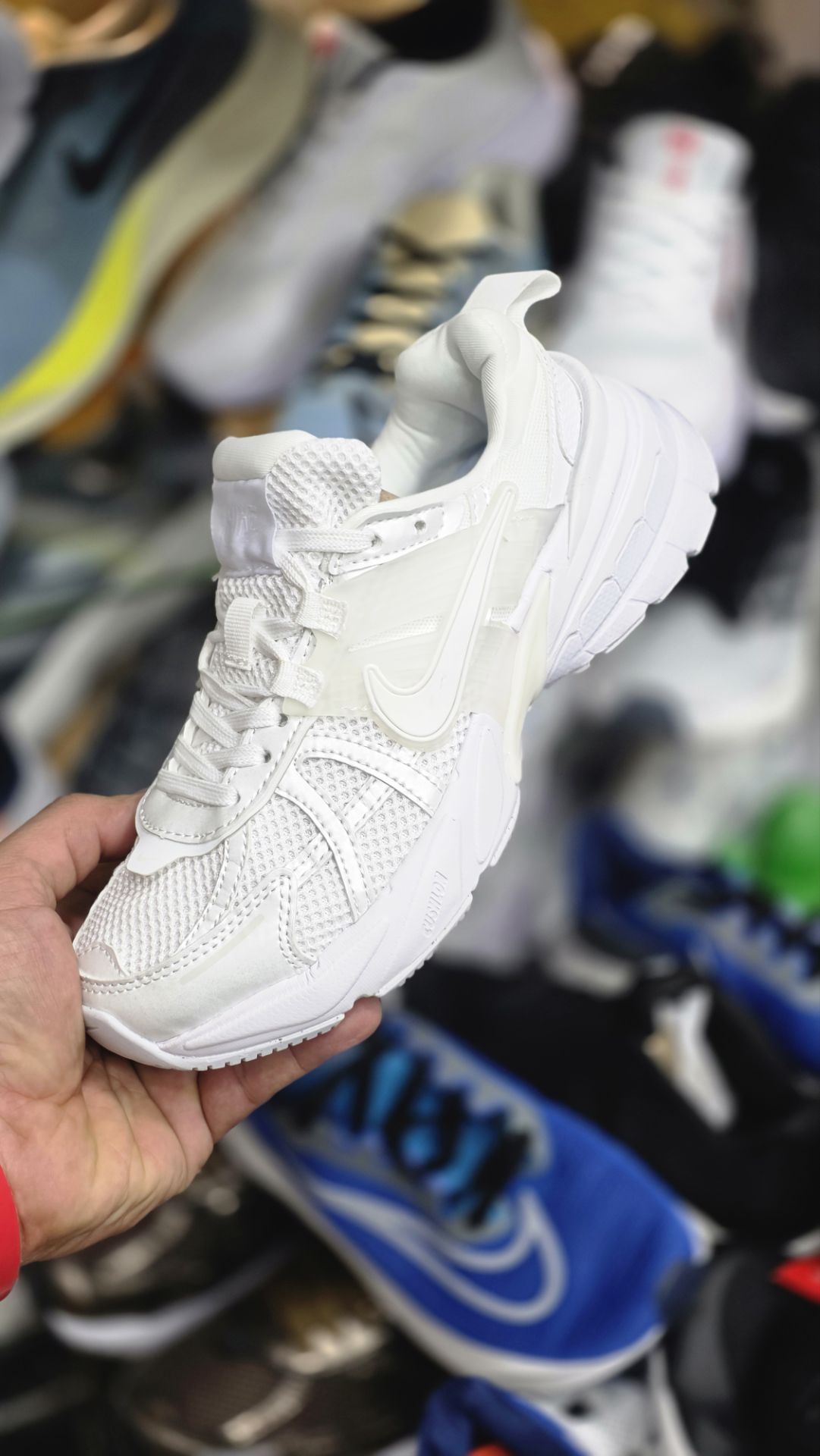 کتونی نایک وی تو کی/سایز ۳۷ الی ۴۵/ساخت ویتنام/Nike V2k Run/ضمانت کالا/فروش تک و عمده