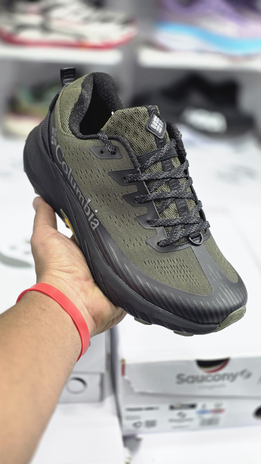 کتونی طبیعت‌گردی کلمبیا با زیره ویبرام/سایز ۴۰ الی ۴۵/ساخت ویتنام/ Columbia OutDry Vibram/ضمانت کالا/فروش تک و عمده