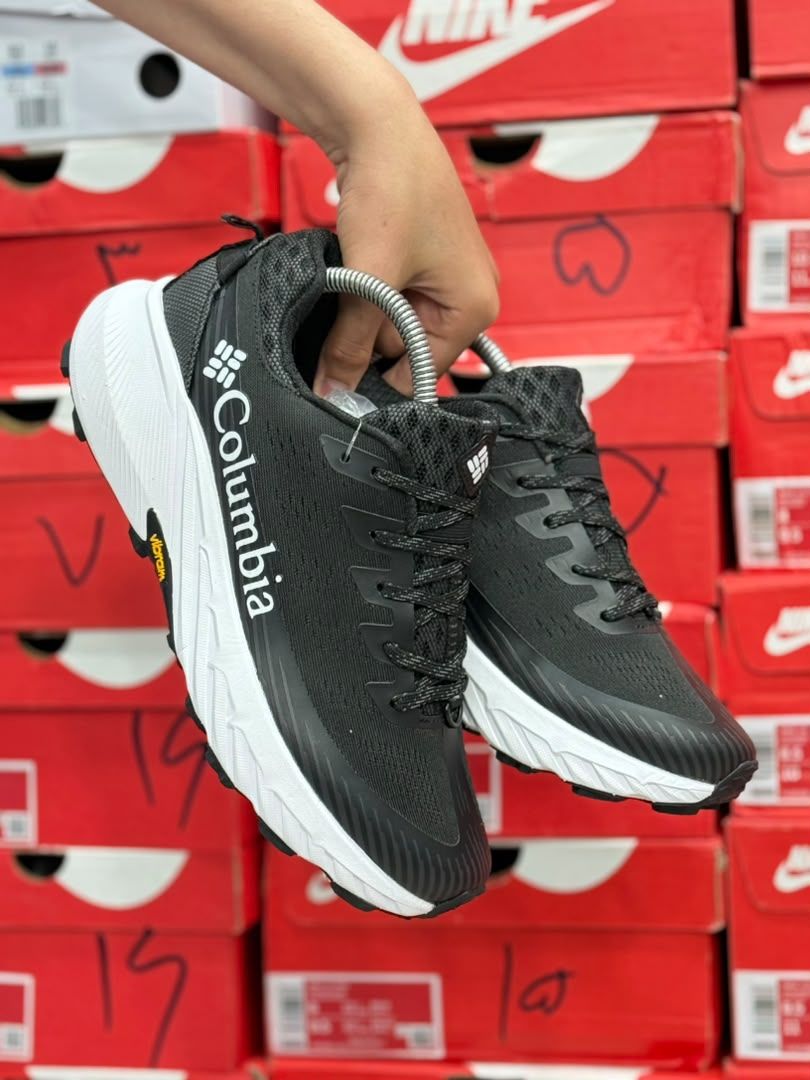 کتونی طبیعت‌گردی کلمبیا با زیره ویبرام/سایز ۴۰ الی ۴۵/ساخت ویتنام/ Columbia OutDry Vibram/ضمانت کالا/فروش تک و عمده