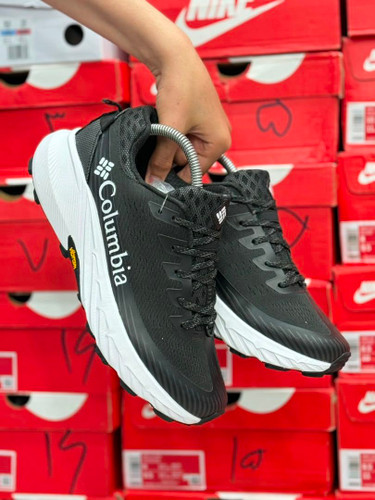کتونی طبیعتگردی کلمبیا با زیره ویبرام/سایز ۴۰ الی ۴۵/ساخت ویتنام/ Columbia OutDry Vibram/ضمانت کالا/فروش تک و عمده
