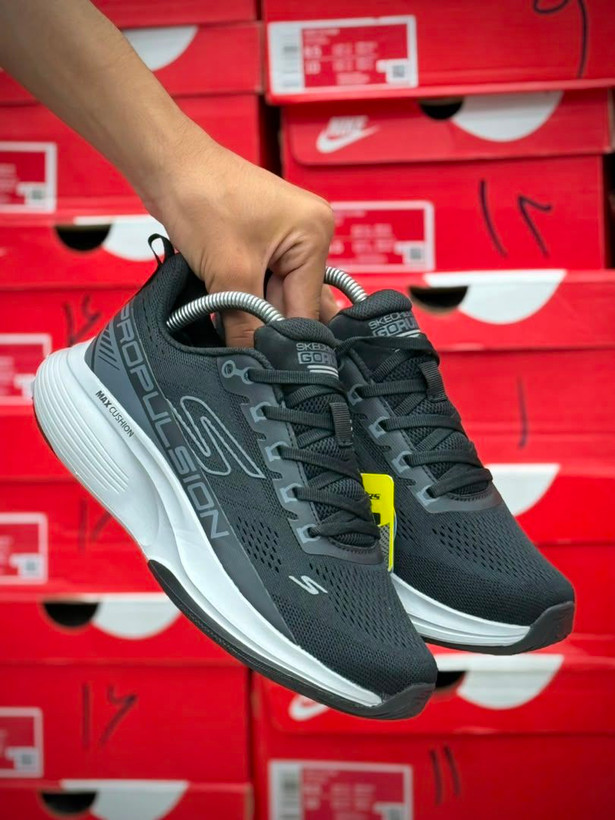 کتونی مسترکوالیتی اسکیچرز مکس کوشن پروپالشن/سایز 40 الی 45/ساخت ویتنام/Skechers Max Cushioning Propulsion/ضمانت کالا/فروش تک و عمده