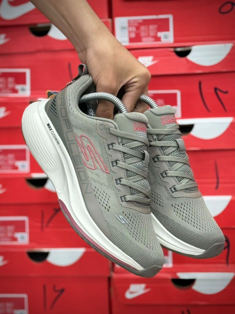 کتونی مسترکوالیتی اسکیچرز مکس کوشن پروپالشن/سایز 40 الی 45/ساخت ویتنام/Skechers Max Cushioning Propulsion/ضمانت کالا/فروش تک و عمده