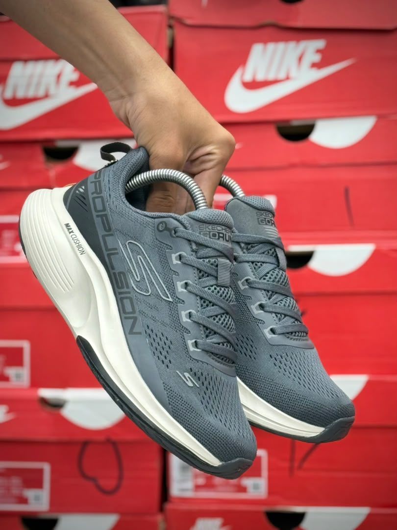 کتونی مسترکوالیتی اسکیچرز مکس کوشن پروپالشن/سایز 40 الی 45/ساخت ویتنام/Skechers Max Cushioning Propulsion/ضمانت کالا/فروش تک و عمده