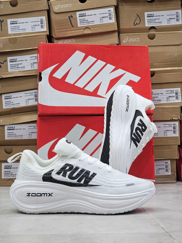 کتونی رانینگ نایک ایر زوم وومرو پلاس مسترکوالیتی /سایز 38 الی 45 /ساخت ویتنام/Nike Air Zoom Vomero Plus /ضمانت کالا /فروش تک و عمده