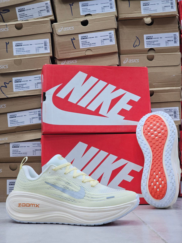 کتونی رانینگ نایک ایر زوم وومرو پلاس مسترکوالیتی /سایز 38 الی 45 /ساخت ویتنام/Nike Air Zoom Vomero Plus /ضمانت کالا /فروش تک و عمده