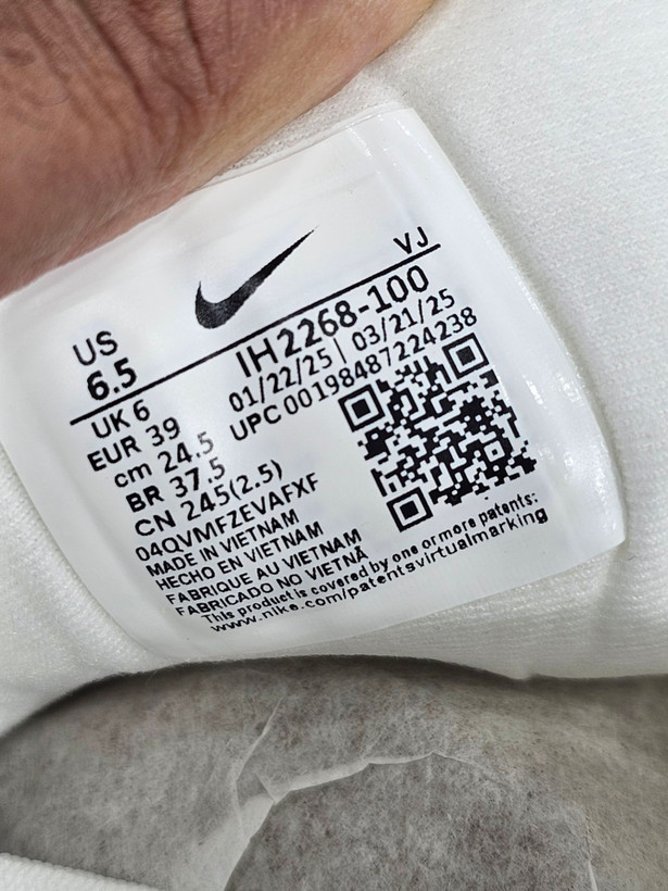 کتونی رانینگ نایک ایر زوم وومرو پلاس مسترکوالیتی /سایز 38 الی 45 /ساخت ویتنام/Nike Air Zoom Vomero Plus /ضمانت کالا /فروش تک و عمده
