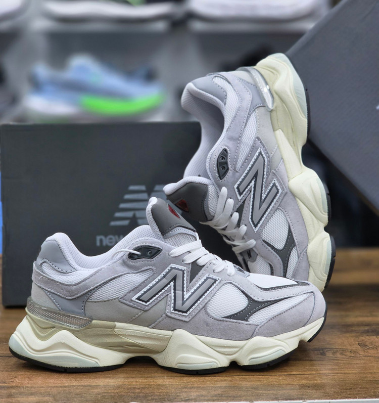 کتونی مسترکوالیتی نیوبالانس ۹۰۶۰/ساخت ویتنام/سایز 40 الی 45/ Newbalance 9060/ضمانت اصالت کالا/فروش به صورت تک و عمده