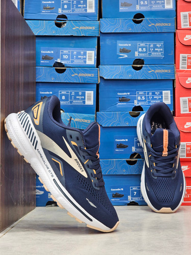 کتونی رانینگ بروکس آدرنالین GTS مسترکوالیتی/سایز 40 الی 45/ساخت ویتنام/Brooks Adrenaline GTS/ضمانت کالا/فروش تک و عمده