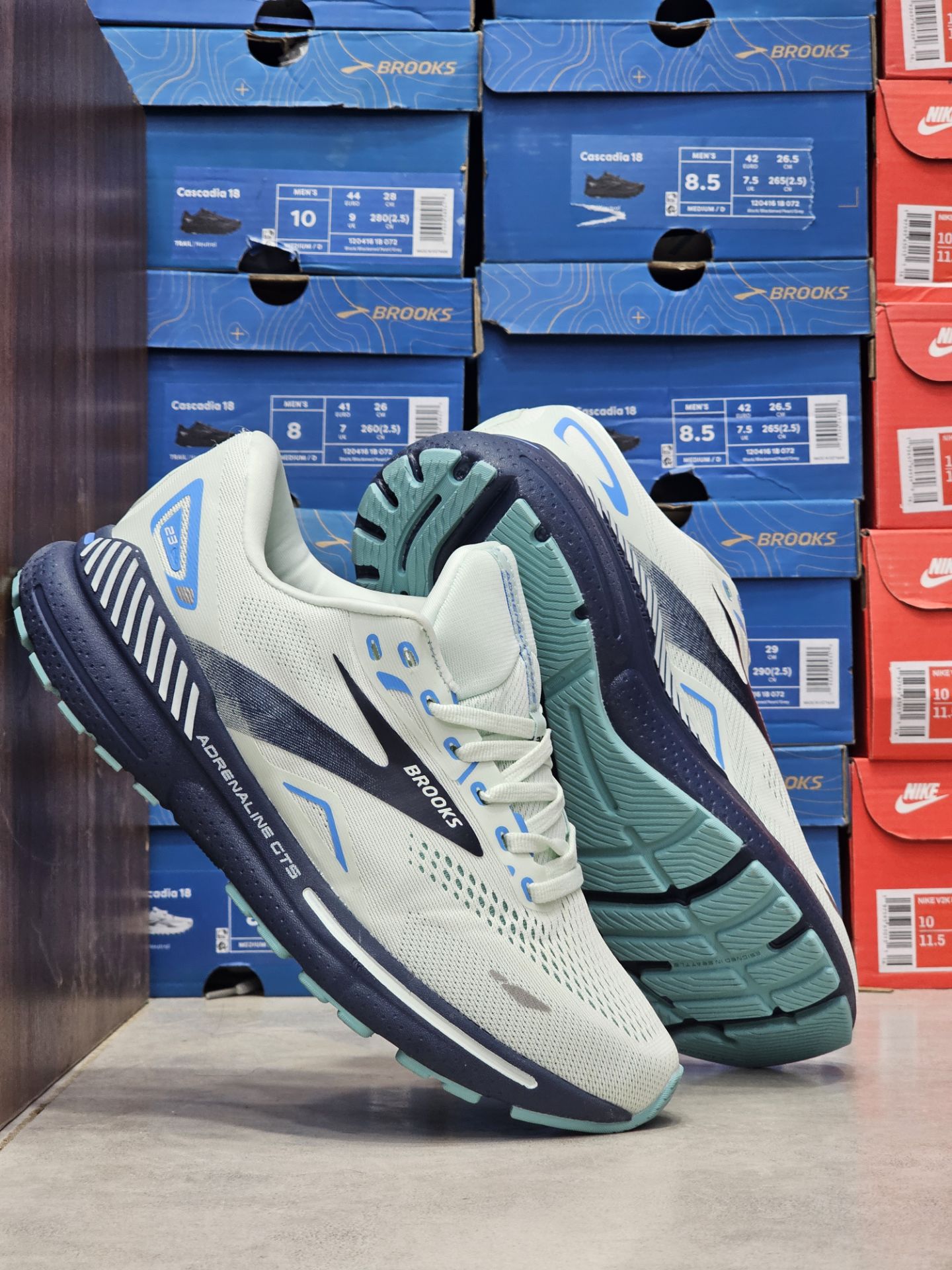 کتونی رانینگ بروکس آدرنالین GTS مسترکوالیتی/سایز 40 الی 45/ساخت ویتنام/Brooks Adrenaline GTS/ضمانت کالا/فروش تک و عمده