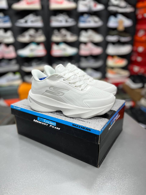 کتونی اسکیچرز هایپربرست کربن مسترکوالیتی /سایز 37 الی 40 /ساخت ویتنام /Skechers Hyperburst Carbon /ضمانت کالا /فروش به صورت تک و عمده