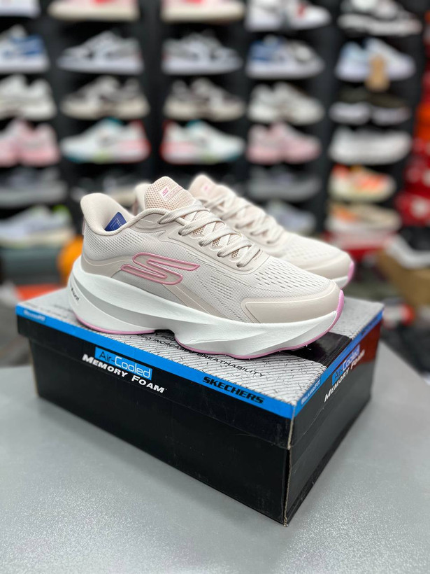 کتونی اسکیچرز هایپربرست کربن مسترکوالیتی /سایز 37 الی 40 /ساخت ویتنام /Skechers Hyperburst Carbon /ضمانت کالا /فروش به صورت تک و عمده