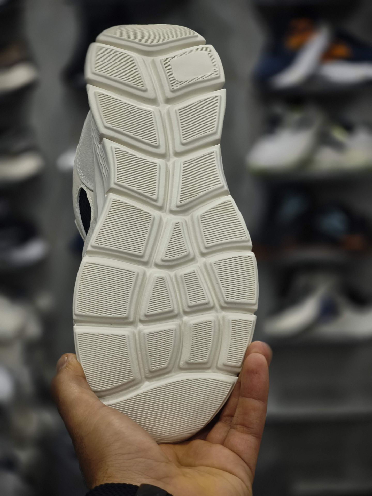 کتونی اسکیچرز فلکس کامفورت مسترکوالیتی/سایز 38-39/ساخت ویتنام/Skechers Flex Comfort/ضمانت کالا/فروش تک و عمده