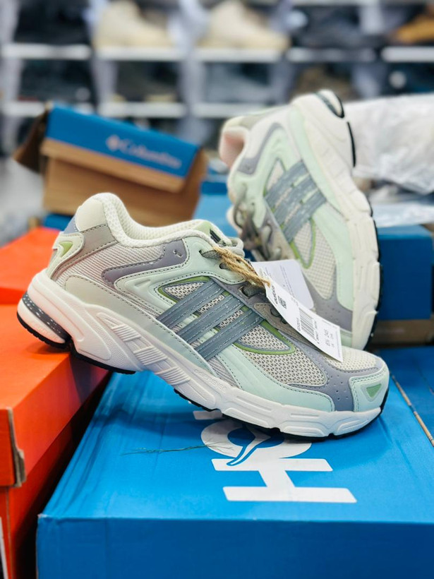 کتونی آدیداس فارماتون مسترکوالیتی /سایز 40 الی 45 /ساخت ویتنام /Adidas Pharmaton /ضمانت کالا /فروش تک و عمده