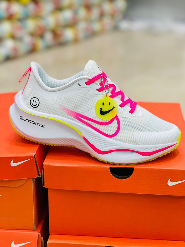 کتونی نایک زوم ایکس لبخندی /سایز ۳۷ الی ۴۰ /ساخت ویتنام / Nike ZoomX Vietnam /ضمانت کالا /فروش تک و عمده