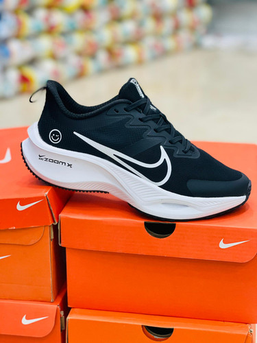 کتونی نایک زوم ایکس لبخندی /سایز ۳۷ الی ۴۰ /ساخت ویتنام / Nike ZoomX Vietnam /ضمانت کالا /فروش تک و عمده
