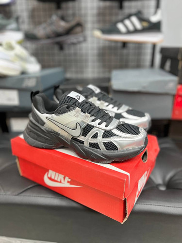 کتونی نایک وی تو کی/سایز ۳۷ الی ۴۵/ساخت ویتنام/Nike V2k Run/ضمانت کالا/فروش تک و عمده