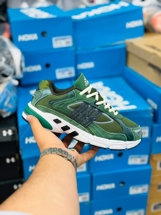 کتونی آدیداس فارماتون مسترکوالیتی /سایز ۴۰ الی ۴۵ /ساخت ویتنام /Adidas Pharmaton /ضمانت کالا /فروش تک و عمده