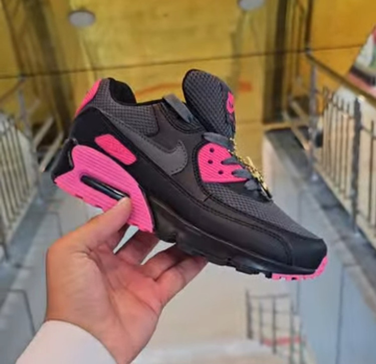 کتونی نایک ایرمکس/ساخت ویتنام/سایز ۳۶ الی ۴۰/ Nike air max/ضمانت کالا/فروش تک و عمده