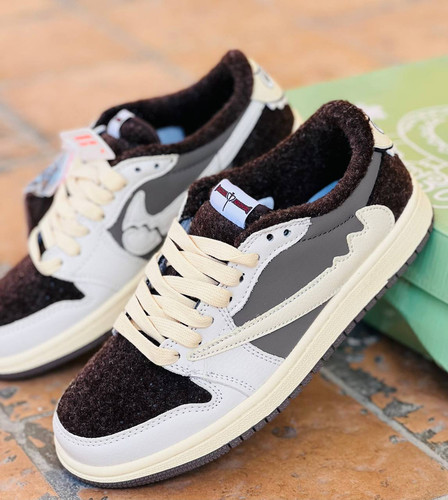 کتونی نایک تراویس اسکات ایکس مسترکوالیتی /سایز ۳۷ الی ۴۵ /ساخت ویتنام /Nike Travis Scott X /ضمانت کالا /فروش تک و عمده