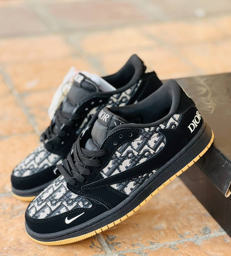 کتونی نایک تراویس اسکات ایکس مسترکوالیتی /سایز ۳۷ الی ۴۵ /ساخت ویتنام /Nike Travis Scott X /ضمانت کالا /فروش تک و عمده
