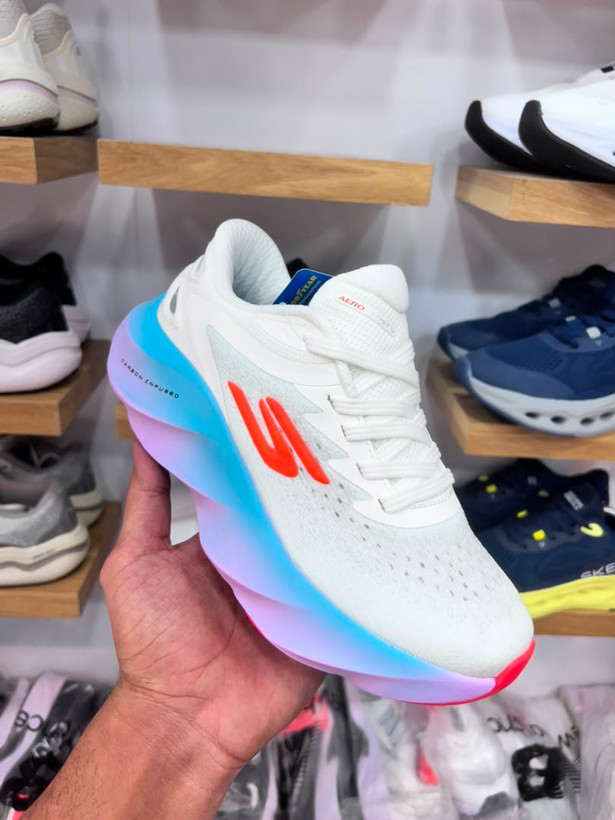 کتونی اسکیچرز هایپربرست کربن مسترکوالیتی /سایز 3۶ الی 40 /ساخت ویتنام /Skechers Hyperburst Carbon /ضمانت کالا /فروش به صورت تک و عمده