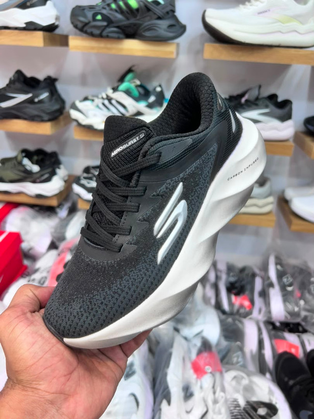 کتونی اسکیچرز هایپربرست کربن مسترکوالیتی /سایز 3۶ الی 40 /ساخت ویتنام /Skechers Hyperburst Carbon /ضمانت کالا /فروش به صورت تک و عمده