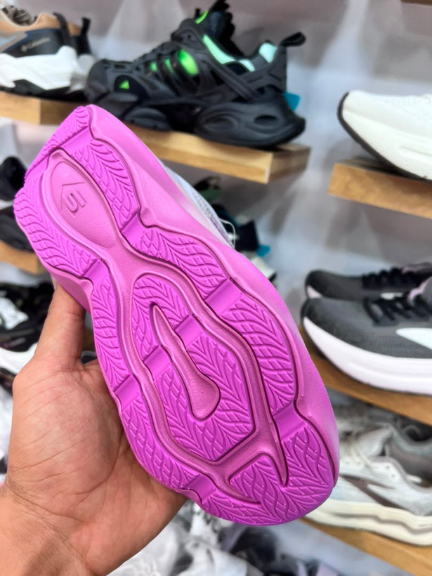 کتونی اسکیچرز هایپربرست کربن مسترکوالیتی /سایز 3۶ الی 40 /ساخت ویتنام /Skechers Hyperburst Carbon /ضمانت کالا /فروش به صورت تک و عمده