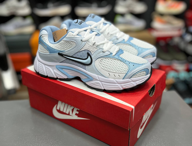 كتونی نایک وى فايو کی مسترکوالیتی /سایزبندی37 الی ۴0 /ساخت ویتنام /Nike V5K Run /ضمانت اصالت كالا /فروش به صورت تک و عمده