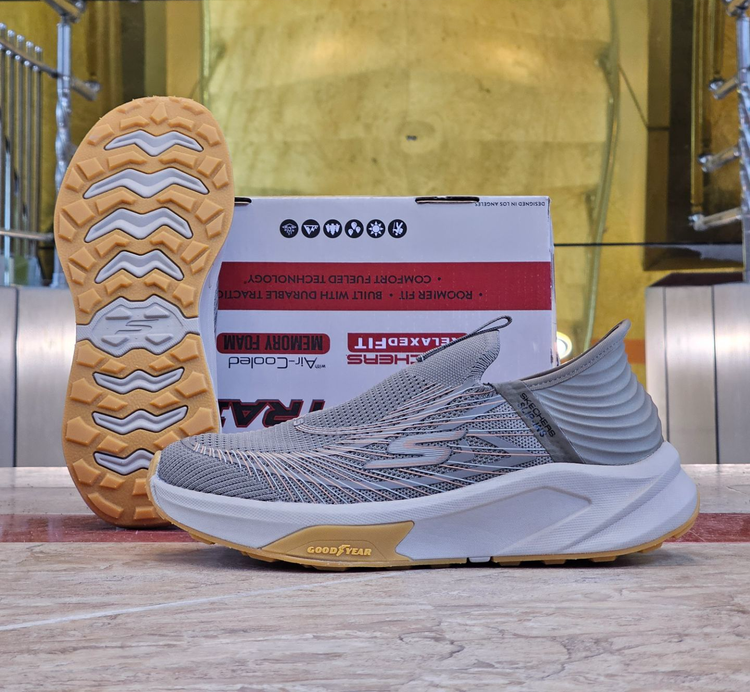 کتونی طبی اسکیچرز بدون بند/Skechers Slip Ins/سایز۴۰ الی ۴۵/ ساخت ویتنام/ضمانت کالا/فروش تک و عمده