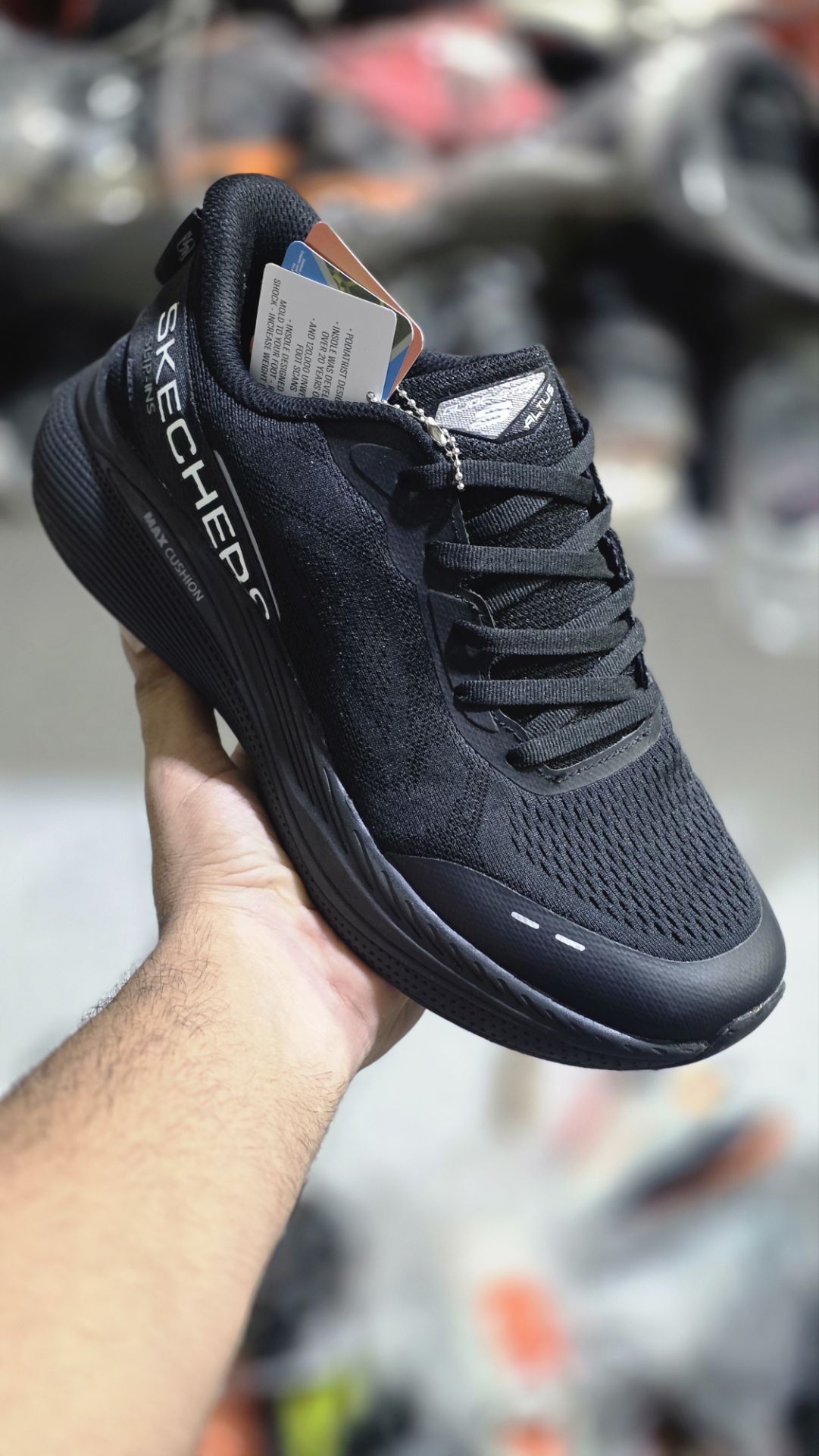 کتونی مسترکوالیتی اسکیچرز مکس کوشن/سایز 43/Skechers Max Cushioning/ ساخت ویتنام/ ضمانت کالا
