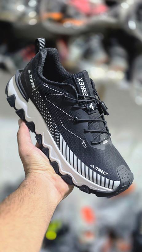 کتونی طبیعتگردی آدیداس ترکس گورتکس/سایز42/ ساخت ویتنام/Adidas Terrex GORE-TEX/ضمانت کالا/فروش تک و عمده